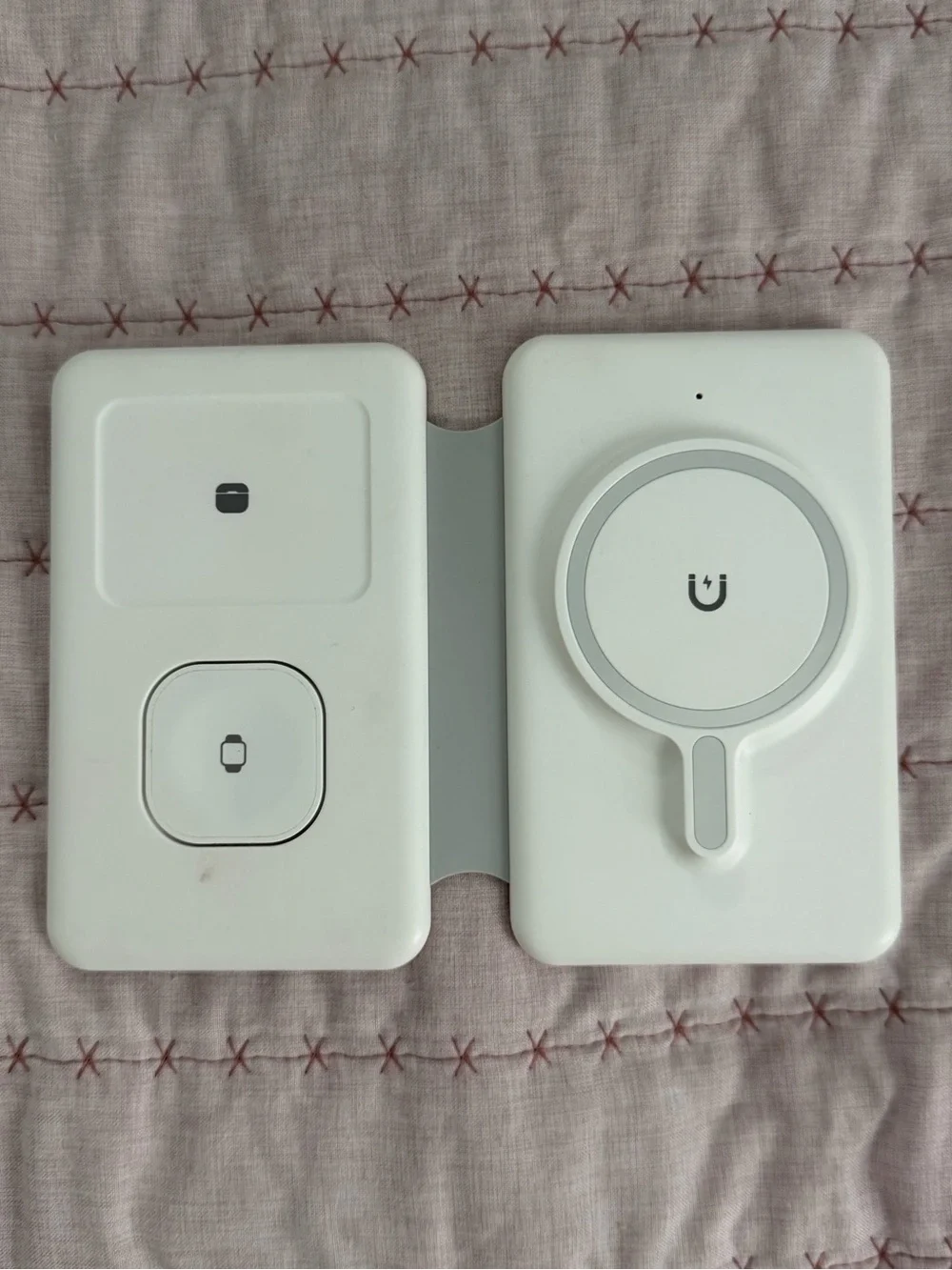 White MagSafe Charging Dock